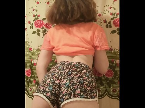 ❤️ מותק צעיר סקסי פושט את המכנסיים הקצרים במצלמה ❤❌ פורנו ב-iw.porn-evooli.ru ❌